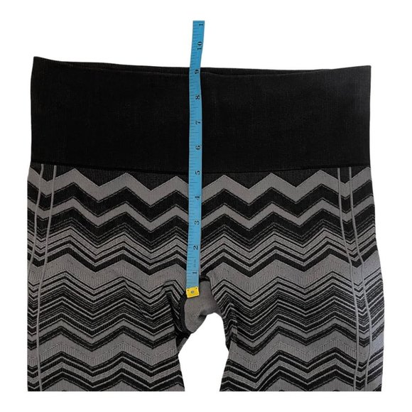 Lululemon Ebb to Street Black Grey Chevron Compression Legging Tights - Picture 7 of 7